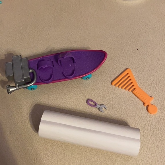 Project Mc2 Camryn's Skateboard Core Doll - Picture 8 of 12